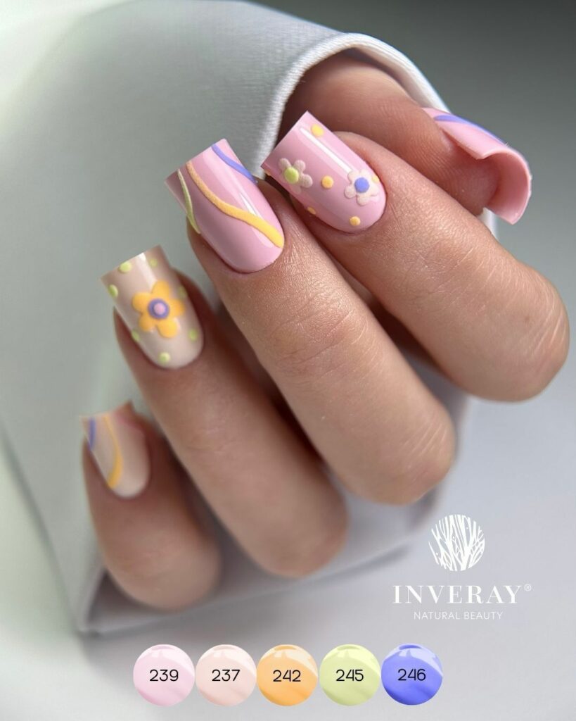 nail art motifs floraux ou géométriques